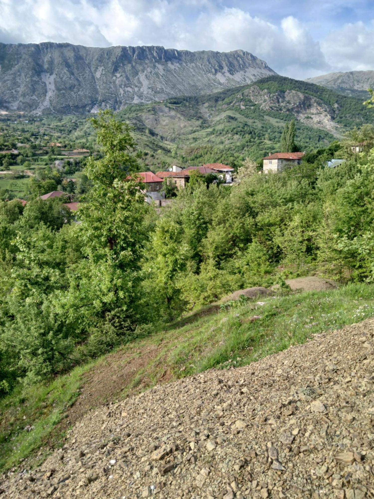 Hotel Bujtina Tusha Priska e Madhe Exterior foto