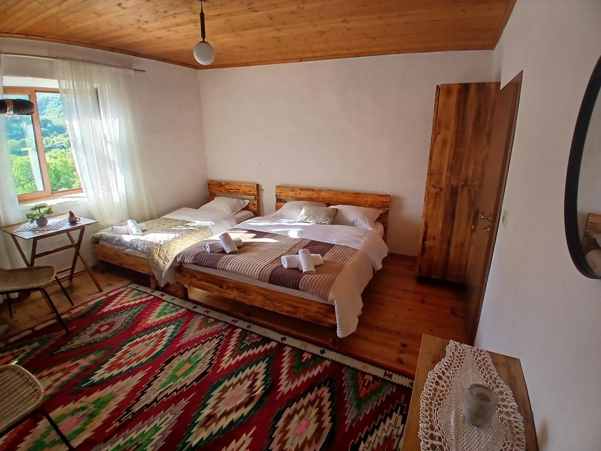 Hotel Bujtina Tusha Priska e Madhe Exterior foto